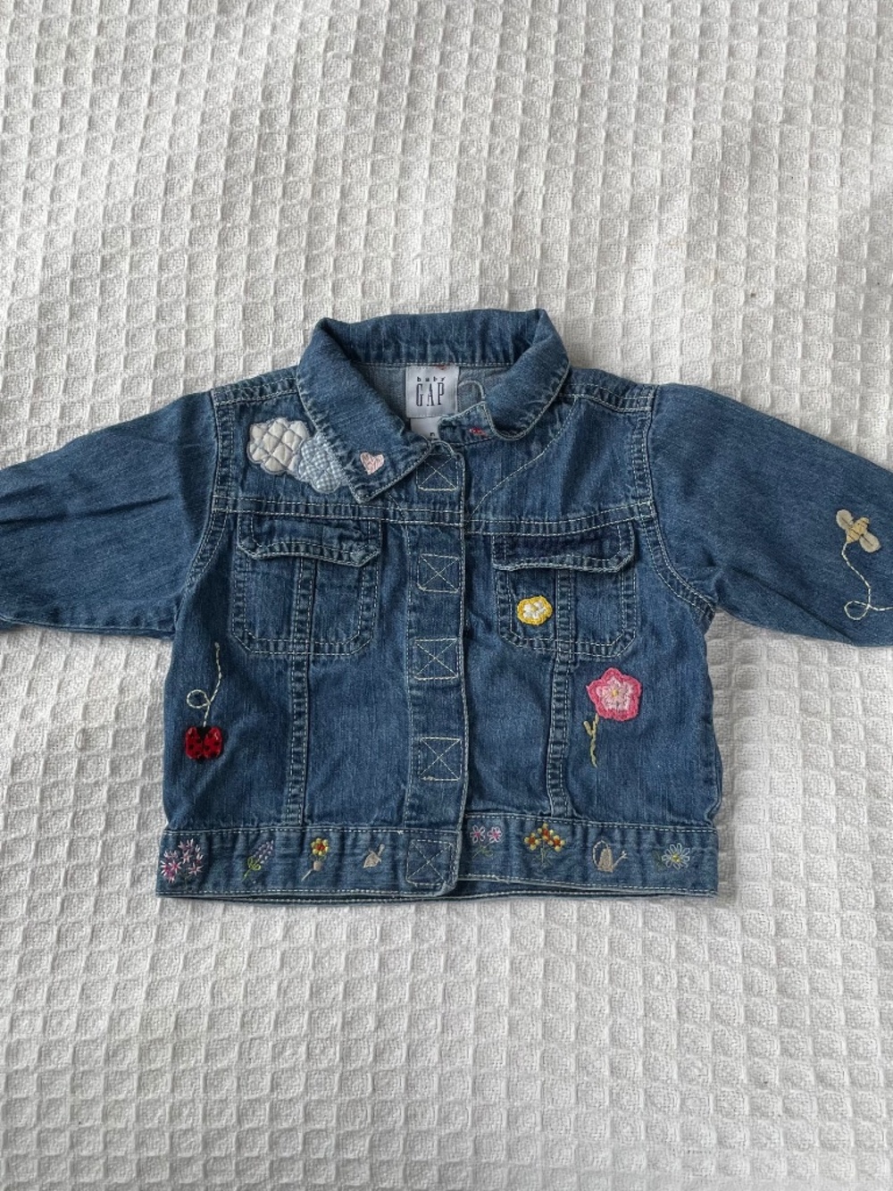 VTG Baby Gap Denim Jacket with Embroidery all over - size 6-12m